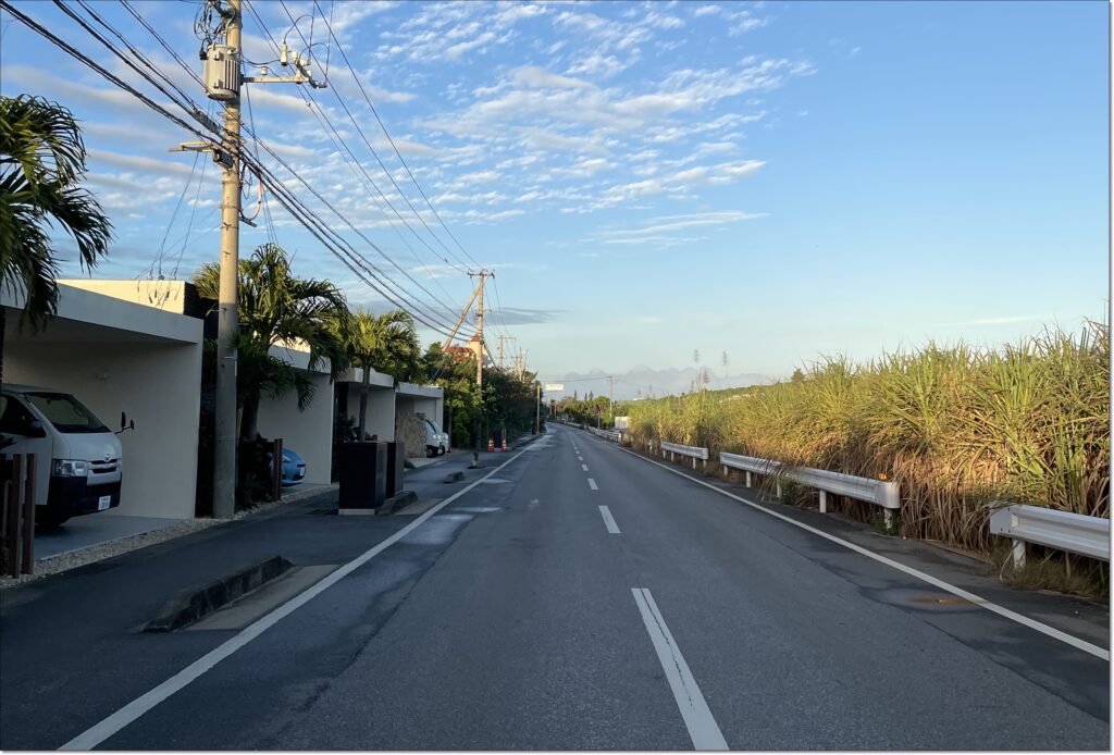 フェリスヴィラスイート宮古島上野の道路画像（筆者撮影）